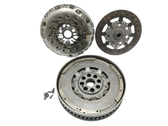 Dvouhmotové kolo + spojka 123102067R 302058134R 1.6 DCI Renault Nissan