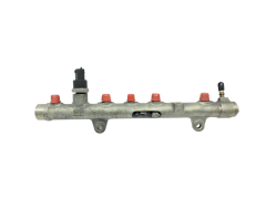 Vstřikovací Lišta Rampa 8200330912 0445214065 0281002720 1.9dCi Renault Trafic