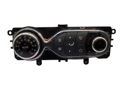 Panel Větrání Renault Clio 4 Captur E1067144C 275100037R 10272 Panel Větrání Renault Clio 4 Captur E1067144C 275100037R 10272