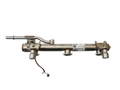 Vstřikovací Lišta - Rampa Se Vstřiky Opel Karl 55497546 1.0 12V GM