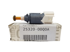 Spínač Brzdového Pedálu Originál k Renault Nissan Opel 2532000Q0A