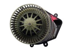 Ventilátor Dmýchadlo VW Passat Audi A4 8D1820021 740221233F 1084