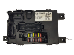 Pojistková Skříň Opel 13265078 28100927 GK GM Pojistková Skříň Opel 13265078 28100927 GK GM