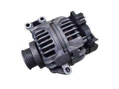 Alternátor 7700434899 0124325031 Bosch 1.4 Renault Clio 2 Kangoo Alternátor 7700434899 0124325031 Bosch 1.4 Renault Clio 2 Kangoo
