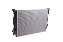 Chladič Motoru Pro Audi A4 A6 8E0121251M 11210135901 Vika