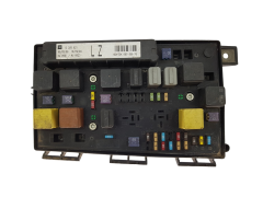 Pojistková Skříň Opel 13285621 5DK009464-70 GM Hella 20384 Pojistková Skříň Opel 13285621 5DK009464-70 GM Hella 20384