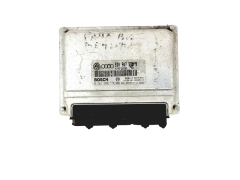Řídicí Jednotka Motoru Audi 8D0907558B 0261204774 Bosch 24783