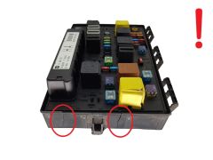 Pojistková Skříň 13206753 5DK008668-23 Opel GM Hella