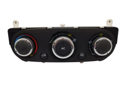 Panel Větrání 272704701R 5R5841100 Clio 4 Captur Renault 0km