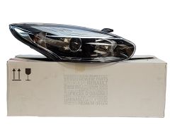 Světlomet Pravý Nový originál Renault Megane 3 260100923R