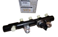 Vstřikovací Lišta - Rampa Se Vstřiky Nový originál 175210651R Renault Dacia