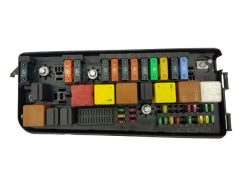 Pojistková Skříň Saab 12798448 518749106 GM