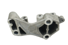 Držák Motoru 8200140428 2.2 dci Renault Laguna 2