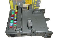 Pojistková Skříň Nový originál 8200449594 Renault Laguna 2