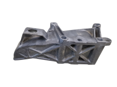 Držák Motoru Pravý 8200281990 2.2 dCi Renault Laguna 2 Espace 4 0km