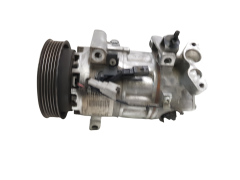 Kompresor Klimatizace 926002352R Valeo 1.5 dci Renault Captur Clio 4 Kompresor Klimatizace 926002352R Valeo 1.5 dci Renault Captur Clio 4