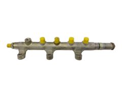 Vstřikovací Lišta - Rampa Se Vstřiky  8200023961 0445214025 Renault 2.2 2.5 DCI