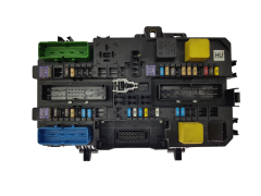 Pojistková Skříň 13220832 5DK008669-73 Opel GM