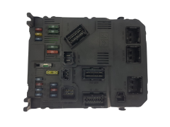 Blok Ovladačů BSI E02-00 9646777380 S118085210G PSA Siemens 2019