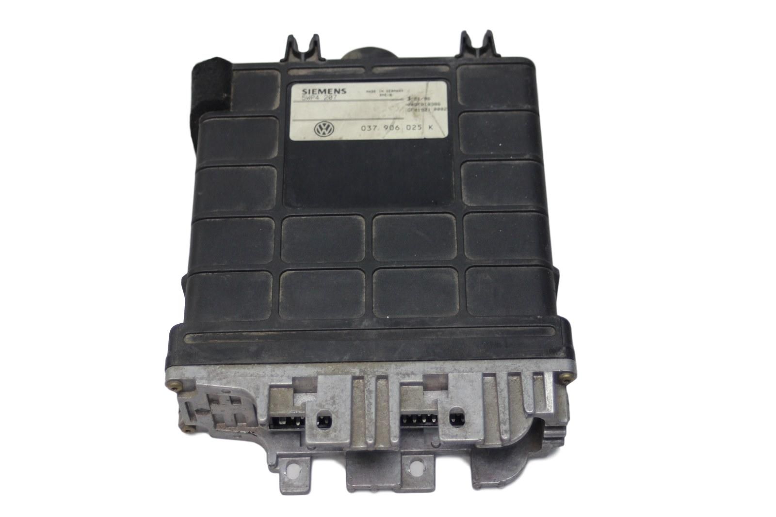 Řídicí Jednotka Motoru 037906025K 5WP4207 VW main product photo