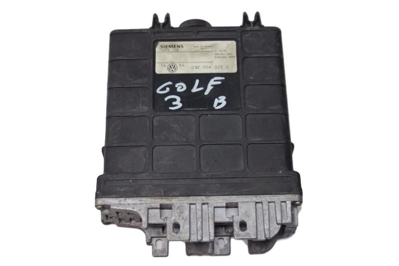 Řídicí Jednotka Motoru 037906025A 5WP4160 VW 1172 main product photo