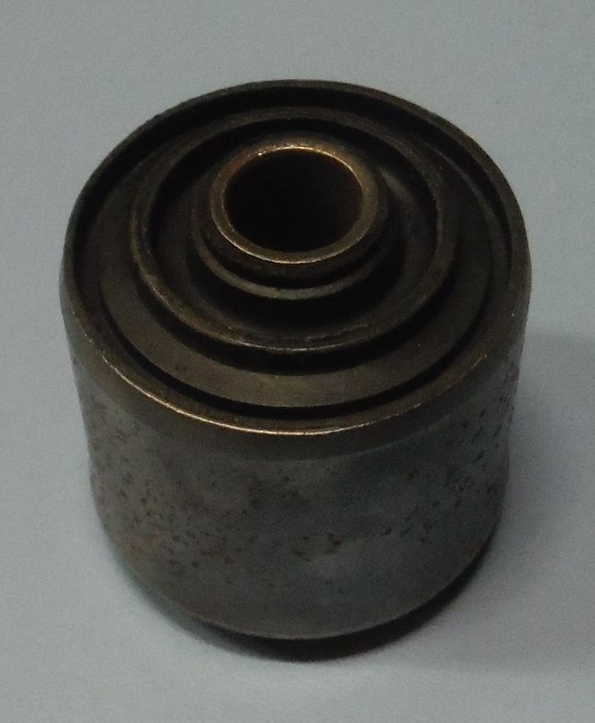 Tuleja Wahacza Megane 7700789477 Renault Przód 19 Clio II 2 Scenic I 1 Silentblock RSB3 METZGER main product photo