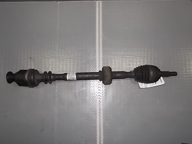 Półoś napędowa prawa Dacia Logan 1,6 8v K7M benzyna 8200503359 main product photo