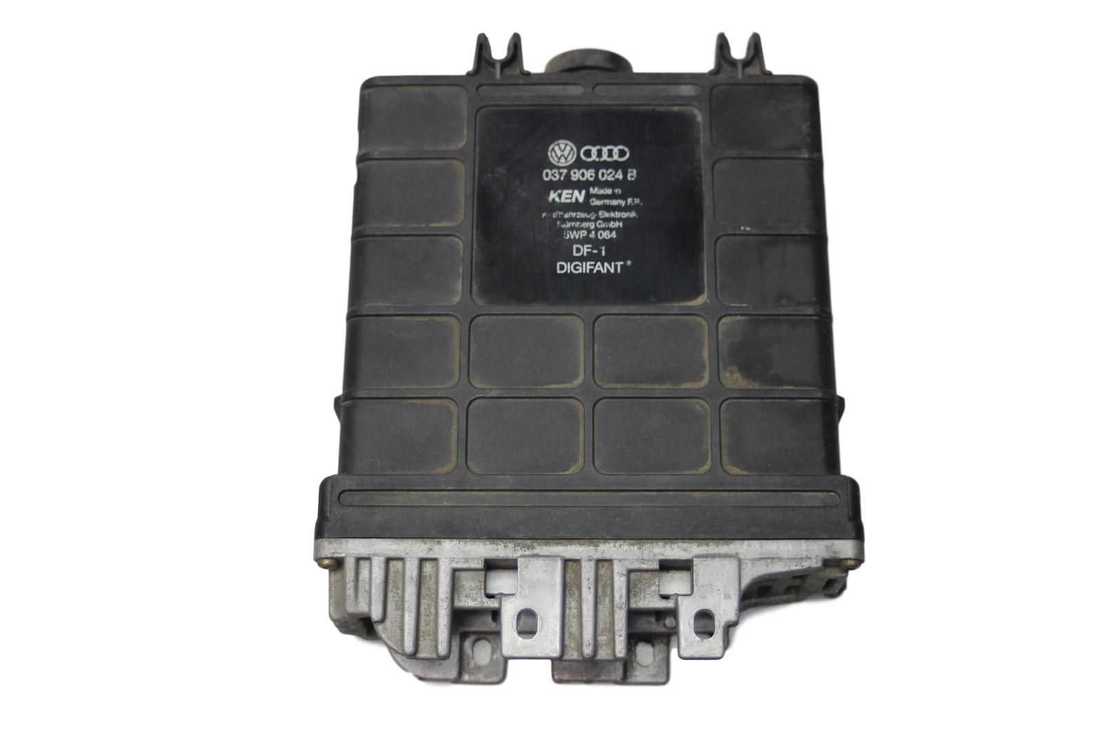 Řídicí Jednotka Motoru 037906024B 5WP4064 VW main product photo